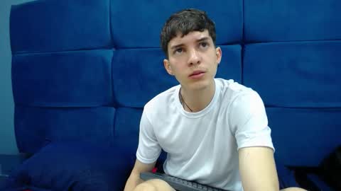 Jheampiero online show from October 12, 1:43 pm