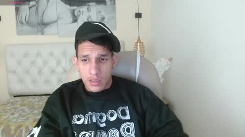 Jheider R. online show from December 8, 7:26 am