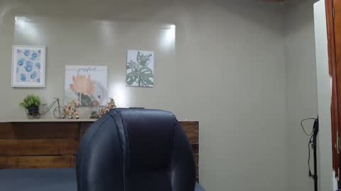 Jheider R. online show from September 13, 12:38 pm