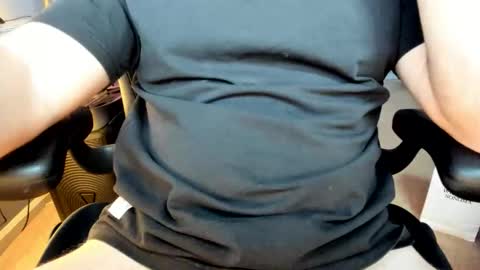 jhernandez13 online show from January 31, 10:19 pm