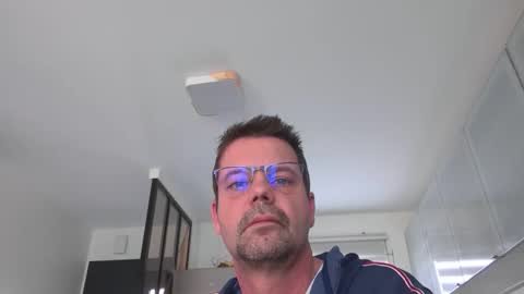 Snapshot of jhmec44000 chatting on March 20, 9:14 am jhmec44000 online show from March 20, 9:14 am