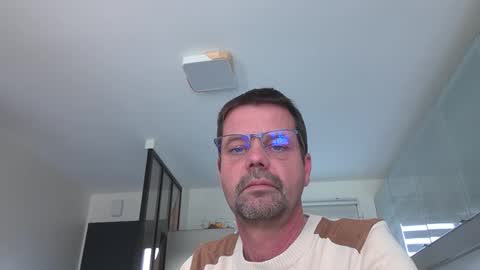 Snapshot of jhmec44000 chatting on March 21, 1:48 pm jhmec44000 online show from March 21, 1:48 pm