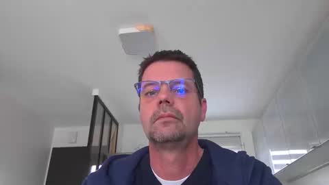 Snapshot of jhmec44000 chatting on March 24, 10:20 am jhmec44000 online show from March 24, 10:20 am