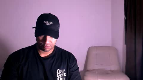 En moreno online show from December 3, 12:03 pm