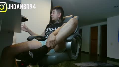 Snapshot of jhoan_saenz chatting on June 16, 12:46 am Jhoan Saenz online show from June 16, 12:46 am