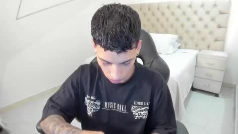 Snapshot of jhoanleandro chatting on September 23, 5:32 am jhoanleandro online show from September 23, 5:32 am