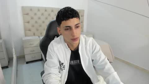 Snapshot of jhoanleandro chatting on October 19, 5:08 am jhoanleandro online show from October 19, 5:08 am