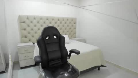 Snapshot of jhoanleandro chatting on October 22, 4:02 am jhoanleandro online show from October 22, 4:02 am