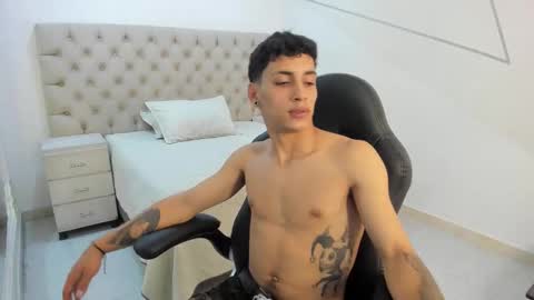 Snapshot of jhoanleandro chatting on October 23, 4:34 am jhoanleandro online show from October 23, 4:34 am