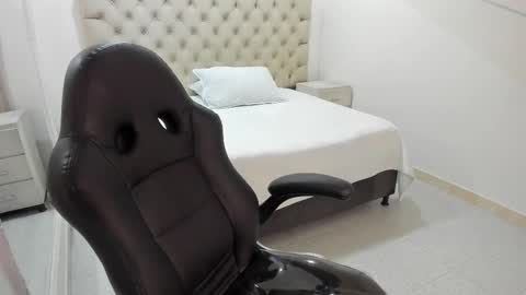 jhoanleandro online show from November 7, 5:29 am