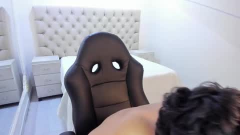 jhoanleandro online show from January 17, 4:28 am