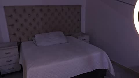 jhoanleandro online show from February 20, 4:42 am