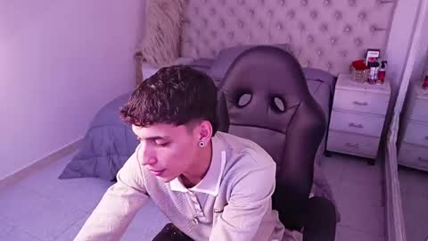 Snapshot of jhoanleandro chatting on April 14, 5:57 am jhoanleandro online show from April 14, 5:57 am
