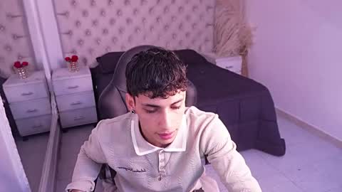 Snapshot of jhoanleandro chatting on April 20, 4:37 am jhoanleandro online show from April 20, 4:37 am
