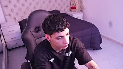 Snapshot of jhoanleandro chatting on May 2, 10:09 am jhoanleandro online show from May 2, 10:09 am