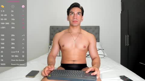 JHOAN online show from December 3, 11:02 pm