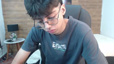 Jhoel online show from December 2, 3:47 pm