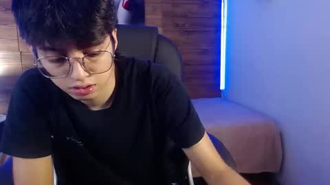 Jhoel online show from November 11, 7:58 pm