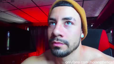 Jhojan Strong  online show from October 9, 8:29 pm