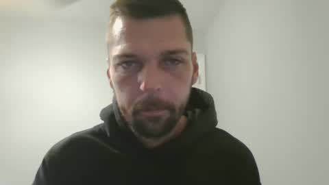 jholls online show from December 7, 7:54 pm