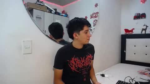 Snapshot of jhon_and_nicolle chatting on December 16, 4:28 am Jhon and nicolle online show from December 16, 4:28 am