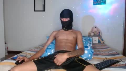 Snapshot of jhon_hot09 chatting on December 4, 4:05 pm jhon_hot09 online show from December 4, 4:05 pm