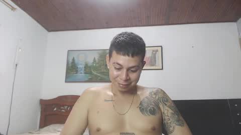 Snapshot of jhon_tommy chatting on January 3, 6:35 pm jhon tommy online show from January 3, 6:35 pm