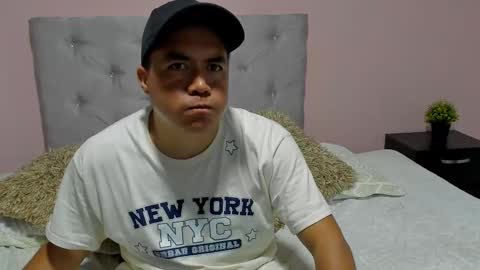 Snapshot of jhonatan_morales_s chatting on October 12, 3:27 am jhonatan_morales_s online show from October 12, 3:27 am