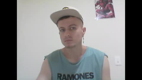 Snapshot of jhonny_6695 chatting on March 2, 8:40 pm jhonny_6695 online show from March 2, 8:40 pm