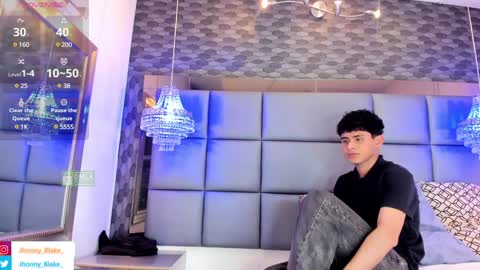 JHONNATHAN online show from December 9, 9:05 pm