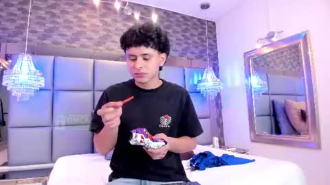 JHONNATHAN online show from June 29, 7:36 pm