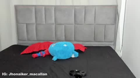 Jhonaiker online show from February 1, 3:50 pm