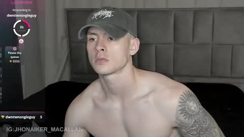 Jhonaiker online show from October 2, 5:03 am