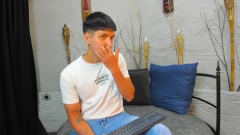 jhonsimon_ online show from February 11, 3:11 am