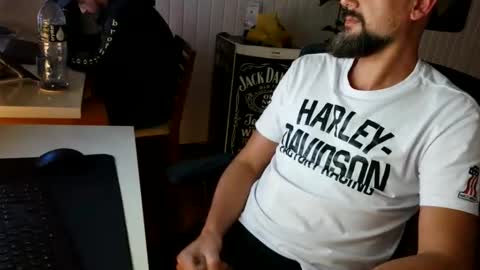 Snapshot of jhony_xx chatting on June 2, 10:56 pm Jhonny y Naty online show from June 2, 10:56 pm