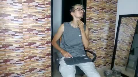 Jhosuamoore  online show from November 6, 11:55 am