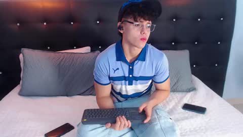 jhoumod_21 online show from October 4, 10:35 am