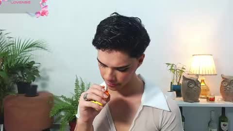 Snapshot of jhuan_cute chatting on March 2, 7:15 am Jhuan Nhez online show from March 2, 7:15 am