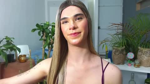 Snapshot of jhuan_cute chatting on April 5, 3:36 am Jhuan Nhez online show from April 5, 3:36 am