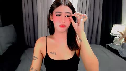 jhuliana_and_charles_room online show from November 17, 4:29 am