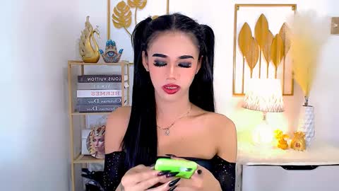 julie online show from December 17, 1:39 am