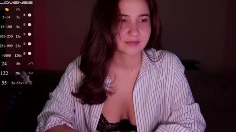 jia_lisaa online show from June 6, 4:12 pm