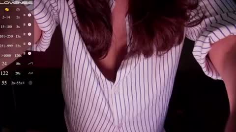 jia_lisaa online show from August 4, 1:25 pm