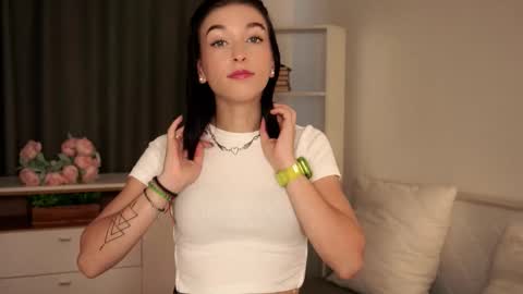 Snapshot of jibucholz chatting on November 16, 9:26 am Mari online show from November 16, 9:26 am