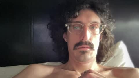 Snapshot of jiggz1986 chatting on April 16, 1:01 pm Jigz1986 online show from April 16, 1:01 pm