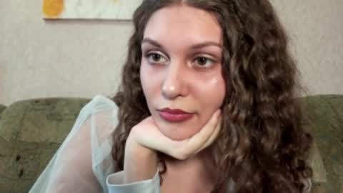 Snapshot of jillianarcia chatting on March 11, 11:05 am Snowie online show from March 11, 11:05 am