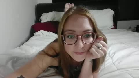 jilliangiselle online show from May 15, 4:30 am