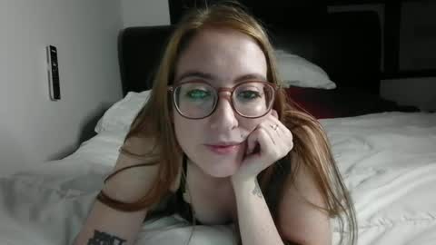 jilliangiselle online show from June 30, 4:13 am