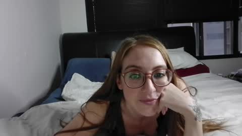 jilliangiselle online show from July 6, 3:58 am