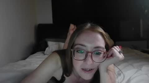 jilliangiselle online show from July 27, 4:30 am